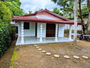 නිට්ටඹුව-වතුපිටිවල ආයෝජන කලාපයට ඇවිද යන දුරින් නිදන කාමර 3ක (Full Tiled) නිවස