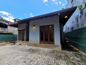 කැලණියේ පර්චස් 15 සමග පදිංචි නොවූ අලුත්ම අංග සම්පූර්ණ නිවස ඉක්මනින් විකිණීමට