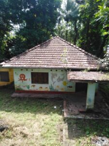 තොරනගොඩ ප්‍රදේශයෙන් ව්‍යාපාරික ස්ථානයක් සමග ඉඩම සමග පැරැණි නිවසක්