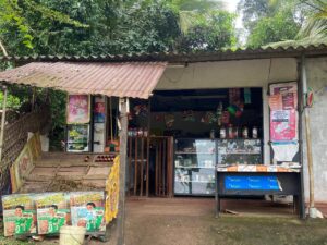 යාගොඩ ප්‍රදාන පාරට මුහුනලා වටිනා කඩ කාමර දෙකක් හා අඩක් නිමකල නිවස ඉතා ඉක්මනින් විකිණීමට