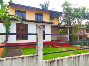 කඩවත ගොනහේන පාර දෙමහල් නිවසක් විකිණීමට ඇත කාමර වෙන් කර නැත
