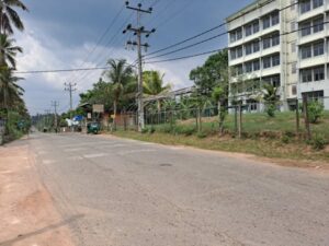 නයිවල ටෙක් ජ්‍යාන්තර පුහුණු ආයතනයට ලගින් අඩක් නිම කළ වටිනා නිවසක් විකිණීමට
