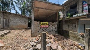 යක්කල ලයසියම් ජාත්‍යන්තර පාසල අසලින් කාපට් පාරට මුහුණලා ව්‍යාපාරික ස්ථානය සමග නිවස විකිණීමට