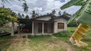 දිවුලපිටිය නගරයට ලගින් අලුතින්ම ඉදි කරමින් පවතින නිවසක් විකිණීමට