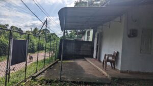 සේරුවිලා පාරට මුහුණලා ව්‍යාපාරික ස්ථානය සමග නිවසක් විකිණීමට