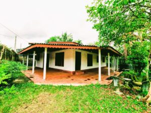 මීරිගම කණ්ඩලම අධිවේගී පිවිසුමට ලගින්  පර්චස් 15  නිදන කාමර 4 නිවසක් විකිණීමට