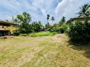 කඩවත – රාගම පාරට ආසන්නව, මහර බන්ධනාගාර පාරෙන් නේවාසික බිම් කොටස්