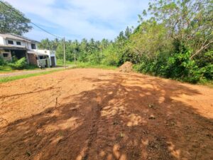 අතුරුගිරිය රතුවිල වත්ත පර්චස්6.5 ක බිම් කොටසක් විකිණීමට