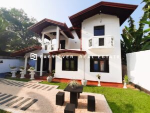 🏡 මාලඹේ – අතුරුගිරිය ප්‍රධාන බස් මාර්ගයට 450m දුරින් වටිනා දෙමහල් නිවසක් විකිණීමට