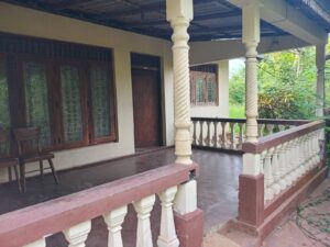 🏡 වටිනා නිවස සහ ඉඩම – කුරුණෑගල | කාපට් පාරට මුහුණලා