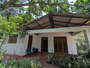 පර්චස් 20 ක ඉඩම සමග අංගසම්පූර්ණ නිවස විකිණීමට