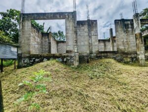 බාගෙට හදපු දෙමහල් නිවසක්