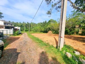 අතුරුගිරිය ප්‍රදේශයෙන් වටිනා ඉඩමක්