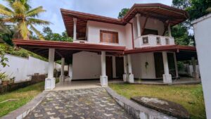 යක්කල | Lyceum ආසන්නයේ සුපිරි දෙමහල් නිවසක් විකිණීමට