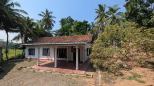 වෙල්යායට මුහුණලා වටිනා නිවසක්