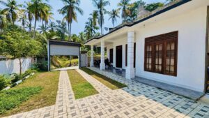 අලුතින්ම ඉදිවන නව දෙමහල් නිවස