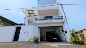 Luxury House for sale in delgoda