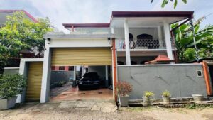 අංගසම්පූර්ණ දෙමහල් නිවසක් විකිණීමට