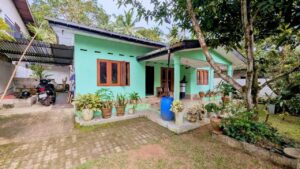 යක්කල ලයිසියම් පාසල ආසන්නයෙන් ලක්ෂ 89 කට වටිනා නිවසක් විකිණීමට