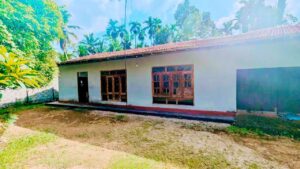House for sale in Kiriwaththuduwa
