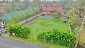 උස්වැටකෙයියාව සංචාරක පුරවරයෙන් වටිනා බිම් කොටසක් විකිණීමට
