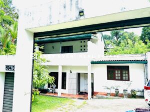House for sale in Athurugiriya