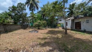 Land for sale in Kalagedihena