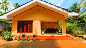 ප්‍රධාන මාර්ගයට ඉතා ආසන්නව ගම්පහ – වීදියවත්තෙන් වටිනා නිවසක් විකිණීමට