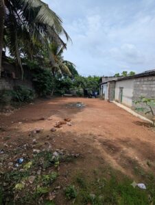 කොළඹ , නුවර පාරට 500 m ක දුරින් හා කඩවත highway පිවිසුමට අතේ දුරින් නිවසක් ඉදිකිරීමට හෝ ආයෝජනයකට වටිනා අවස්ථාවක්