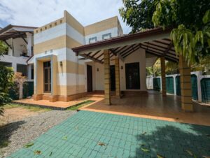 වෙන්නප්පුව නගරයෙන් වටිනා අංග සම්පූර්ණ නිවසක් විකිණීමට