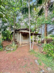 Tourism Hotels  රැසකට ආසන්නයෙන් ගැලණිගම HIGHWAY පිවිසුමට ලගින් වටිනා ඉඩමක්